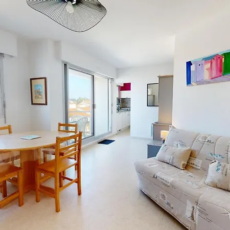 Le Phare Du Port 생 질 크루아 드 비