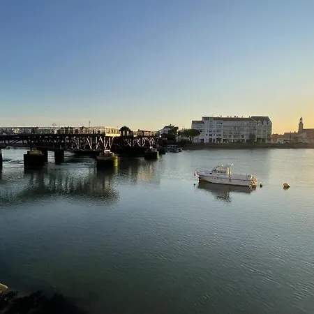 Le Phare Du Port 아파트 *