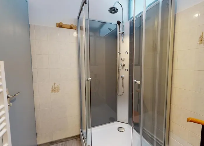 Le Phare Du Port Saint Gilles Croix de vie